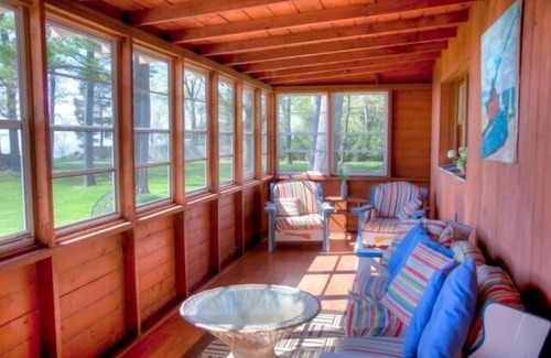 Fennville Cottage | Take a break by the lake!