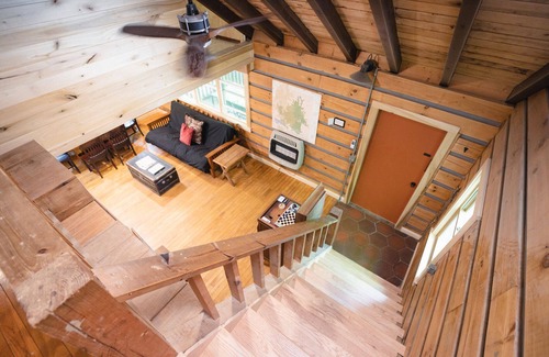 Stanton Cabin | Tall Timbers Rustic Log Cabin: Full Size Cabin w/Washer & Dryer