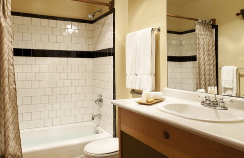 Mammoth Lakes Hotel | Tamarack Lodge and Resort