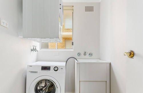 Tamarama Apartment | Tamarama Beachside Retreat with Views