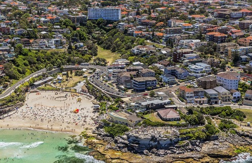 Tamarama Apartment | Tamarama Beachside Retreat with Views