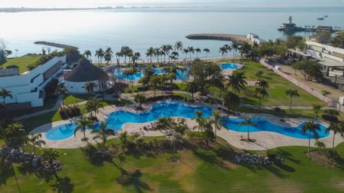 La Cruz de Huanacaxtle Villa | Tamaran Family Villas with Beach Club - B Nayar