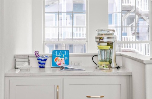 Sand Point Apartment | Tan Lines and Fine Wines