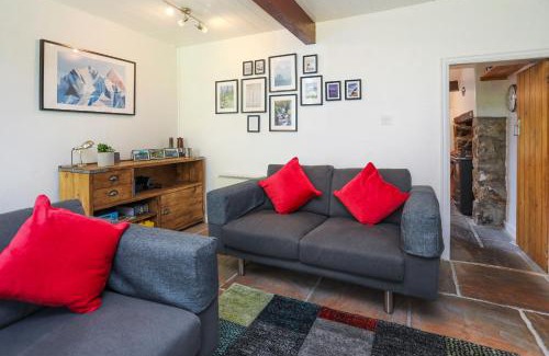 Caernarfon House | Tan Meredydd