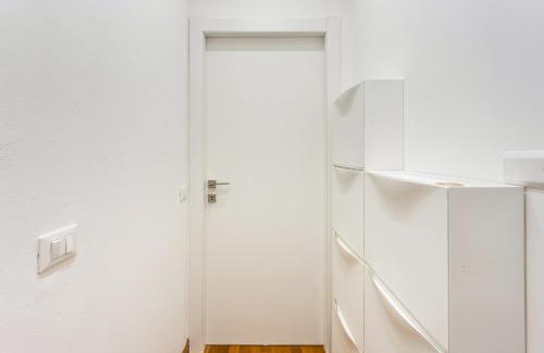 Pavia Apartment | Tania Home - Pavia City - by Host4U