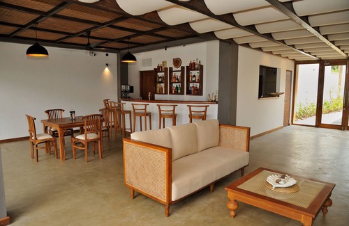 Akurala Hotel | Tantalize Beach