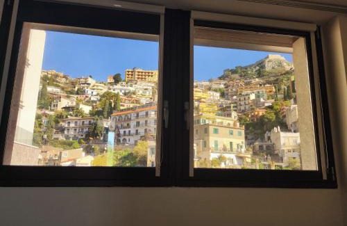 Taormina Apartment | Taormina Castle and Sea View1