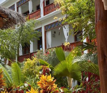 Jambiani Apartment | TASNEEM islamic luxury suites