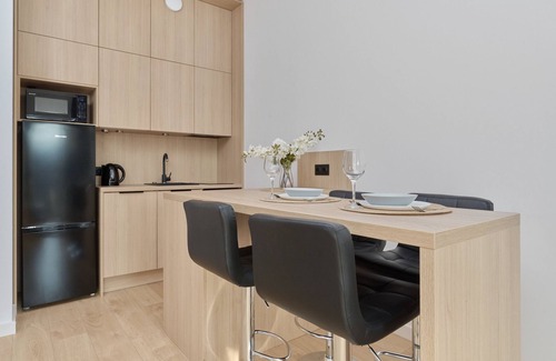 Krzyki Apartment | Tasteful Apartment in Wroclaw by Renters