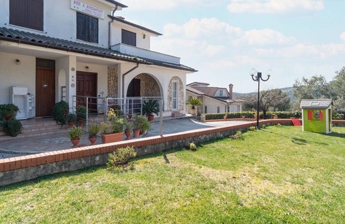 Priverno House | Tasteful holiday home in Priverno with garden