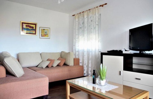 Ugljan Apartment | Tatjana
