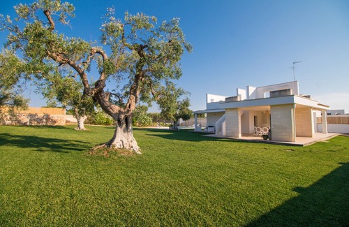 Monopoli Villa | TD Villa Patrizia Pool & Alfresco Kitchen