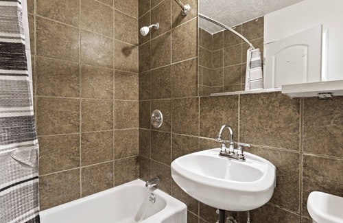 Ogden Hotel | Temple View Inn: Skiing & Downtown Delights Await!"n