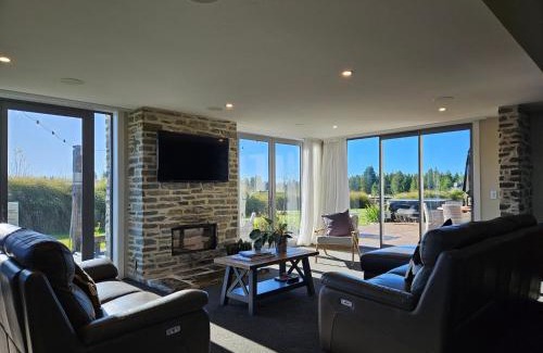 Twizel House | Templeton's Stone stay