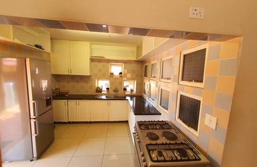 Mahikeng Hotel | Tenacity Mafikeng Guesthouse - 7