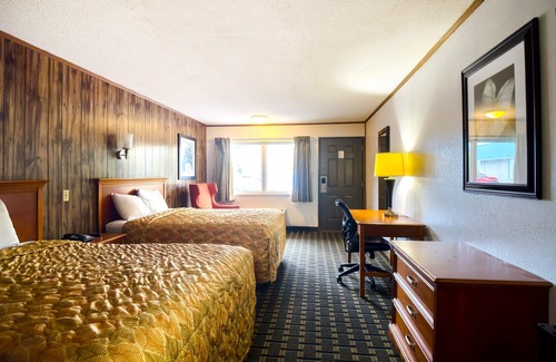 Pigeon Forge Hotel | Tennessee Mountain Lodge Riverside by OYO