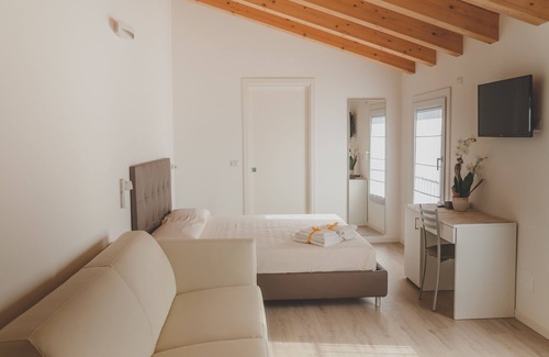 Salzano House | Terra Ferma Rooms & More