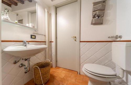 Parma City Centre Apartment | Terrazza Incantevole - Relax nel Cuore di Parma
