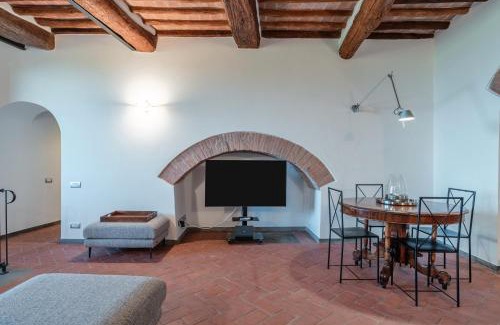 San Miniato Apartment | Terrazza su San Miniato con garage