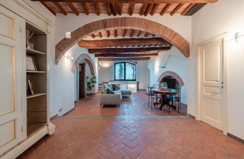 San Miniato Apartment | Terrazza su San Miniato con garage