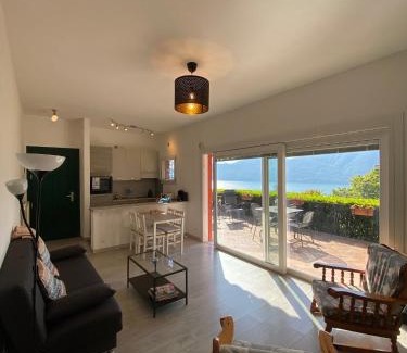 Brezzo di Bedero Apartment | Terrazza sul lago