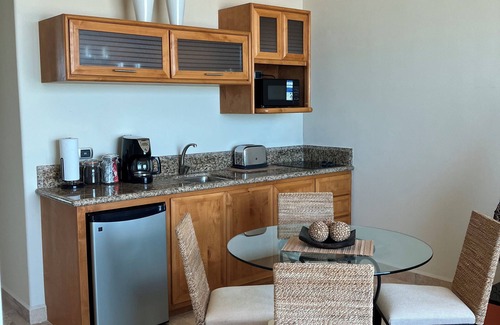 Puerto Penasco Resort | Tessoro at Las Conchas 902 - Elegant beach front condo