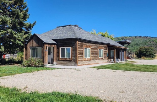 Victor Apartment | Teton Baseline Victor