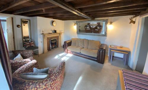 New Forest District House | Thatch Cottage, East Boldre nr Beaulieu and Lymington