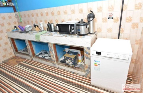 Porto-Novo House | The 6 Roses Full Upper, Comfort, King Beds, Wi-Fi
