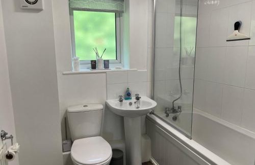 Ibstock Apartment | The Aldridge 2 Bedroom Apartment with FREE Parking