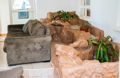Entebbe House | THe Allenoft Guest house(Visit