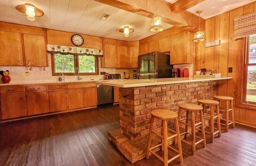 Lake Junaluska House | The Allgood Upper level home-Charming Lake Junaluska Retreat with Breathtaking