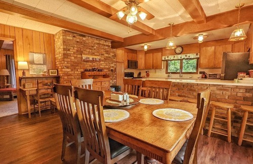 Lake Junaluska House | The Allgood Upper level home-Charming Lake Junaluska Retreat with Breathtaking