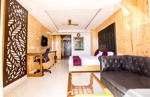 Lansdowne Hotel | The Alpine Resort