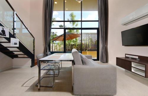 Cherngtalay Apartment | The Aristo by Holy Cow, 4-BR loft, 150 m2, pool view