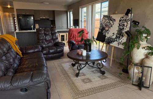 Mango Hill House | The Atelier Master Suite - Stay at Mangohill