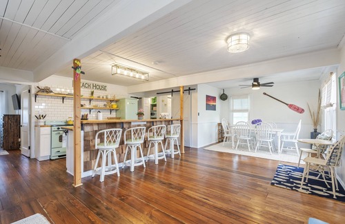 Surf City Cottage | The AWARD-WINNING Knotty Cottage, Beach House, Owner Operated
