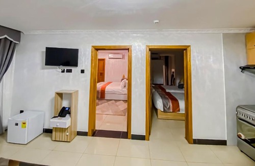 Remera Hotel | The B Hotel