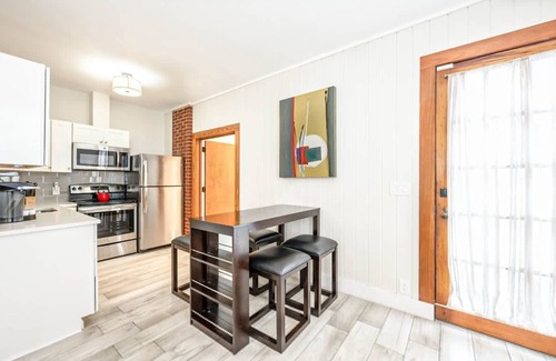 Historic Seaport Apartment | The Bartlum Luxury Studio In Prime Location