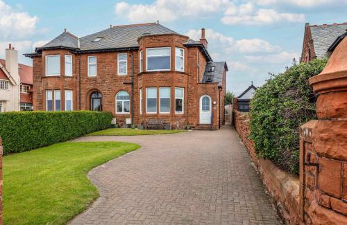 Troon Apartment | The Bay Suite - Donnini Apartments