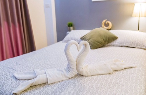Cha-am Hotel | The Beach Cha Am Guest House