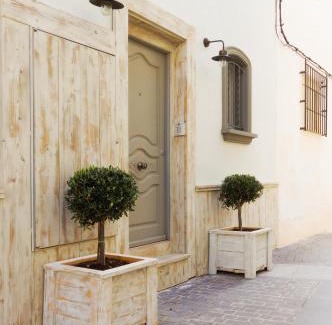 Aduanas Hotel | The Beach House Studios & Suites