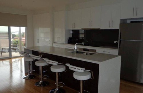 Smiths Beach House | The Beach Row