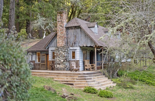 Redwood Valley House | The Beehive- 4-bedroom house at Leonard Lake Reserve