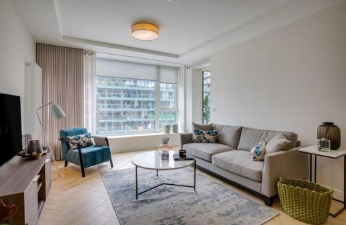 Grand Canal Dock Apartment | The Benson One by Dublin At Home