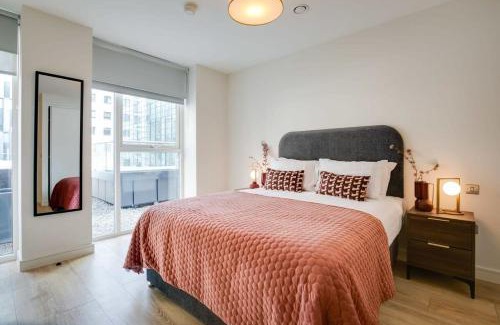 Grand Canal Dock Apartment | The Benson One by Dublin At Home