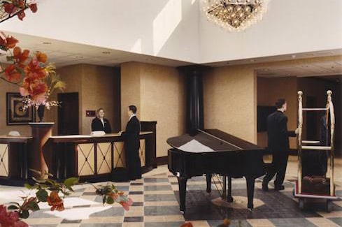 Aurora Hotel | The Bertram Inn & Conf Ctr, A Trademark Collection Hotel