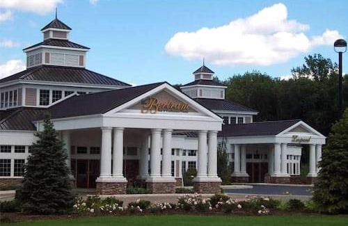 Aurora Hotel | The Bertram Inn & Conf Ctr, A Trademark Collection Hotel
