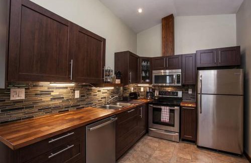 Revelstoke Apartment | The best 2 bedrooms suite in Revelstoke!