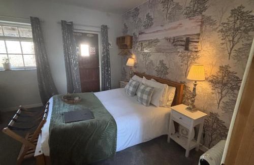 Malpas Hotel | The Bickerton Poacher